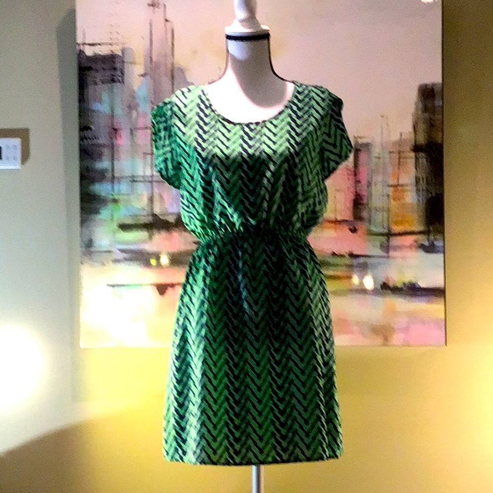 PREVETT GREEN/ NAVY SHORT SLEEVE SUMMER/ SUNDRESS SIZE MEDIUM